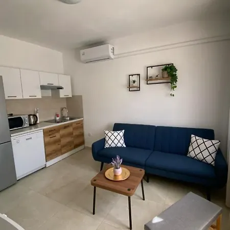Jozephine 1 By Guide Apartment