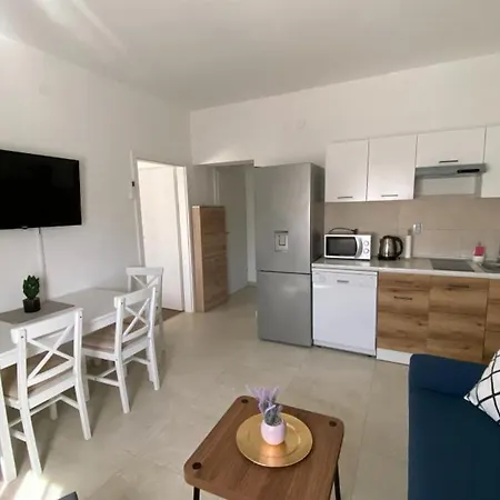 Apartment Jozephine 1 By Guide